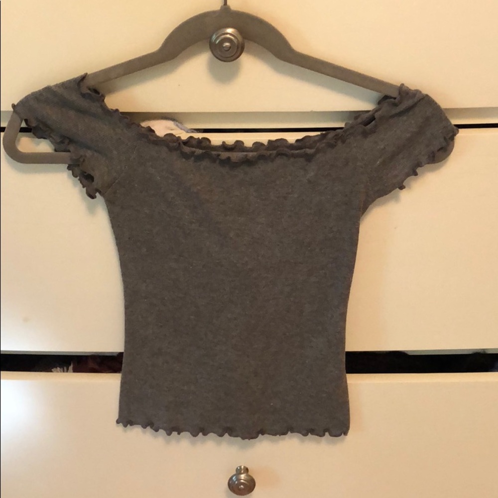 Hollister tee